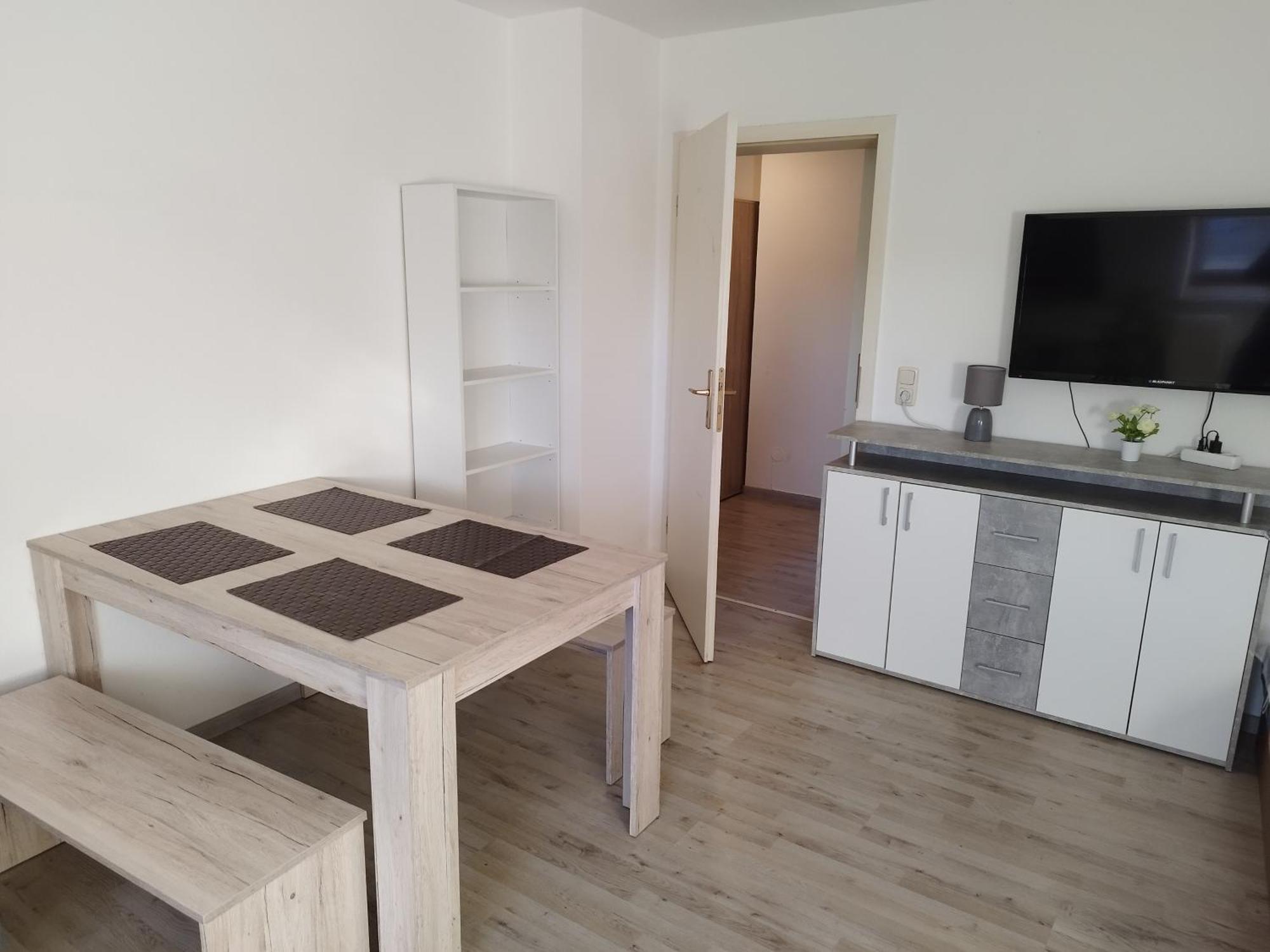 Flex Aparts - Grosse, Moeblierte Wohnung In Zwickau Mit 2 Zimmern Екстериор снимка