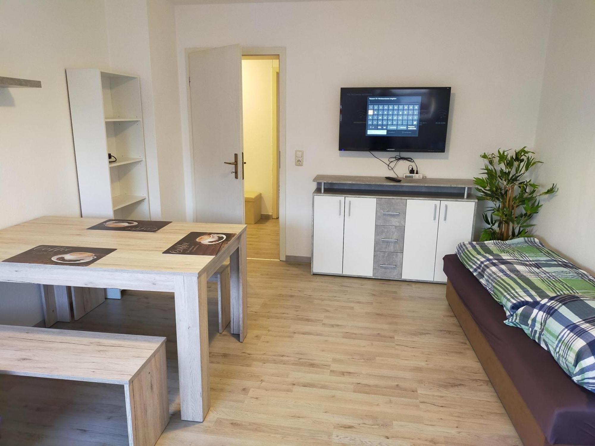 Flex Aparts - Grosse, Moeblierte Wohnung In Zwickau Mit 2 Zimmern Екстериор снимка