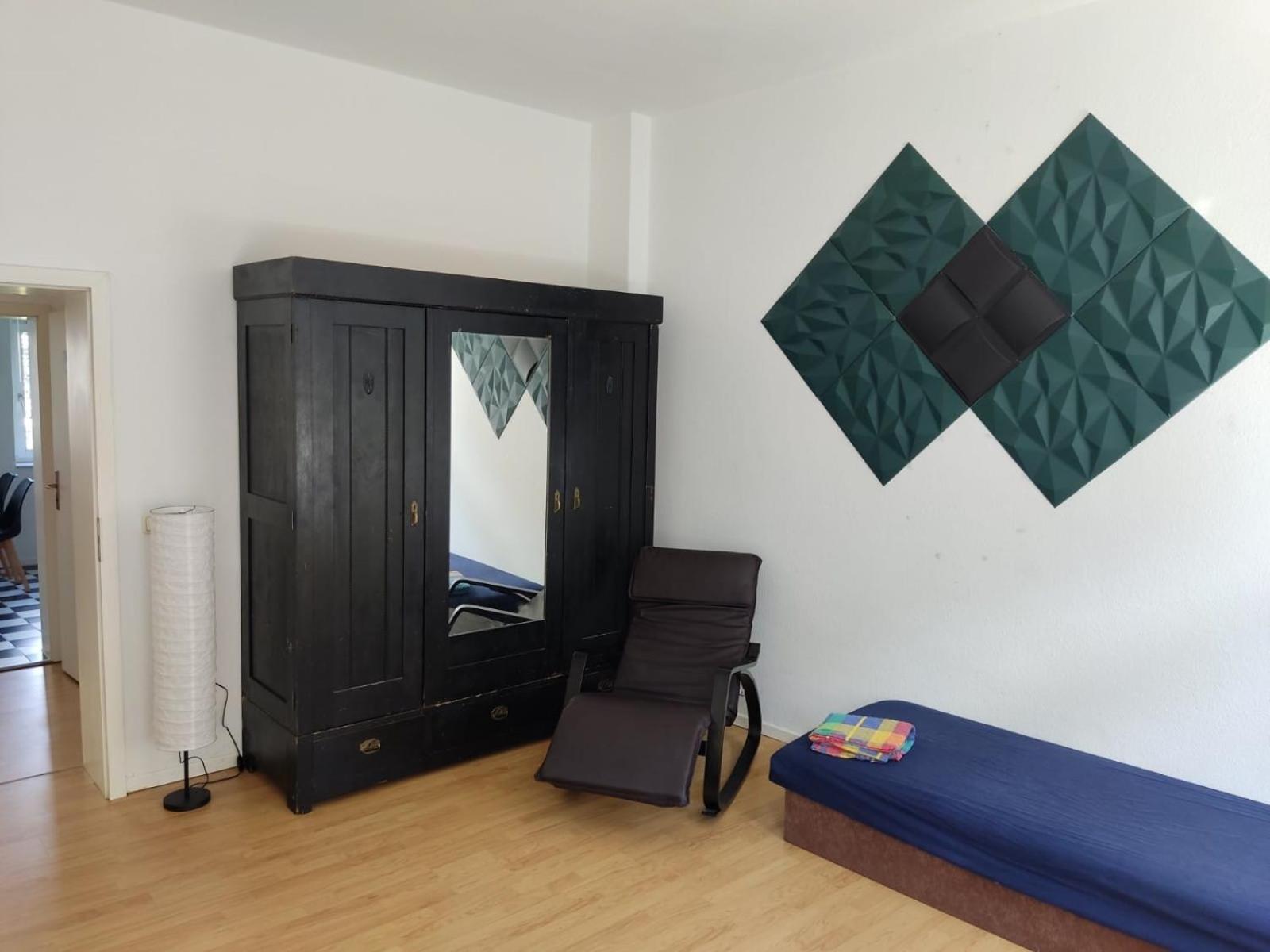 Flex Aparts - Grosse, Moeblierte Wohnung In Zwickau Mit 2 Zimmern Екстериор снимка